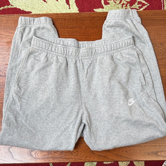 Nike Men’s Light Gray Sweatpants Joggers XL - Picture 1 of 11